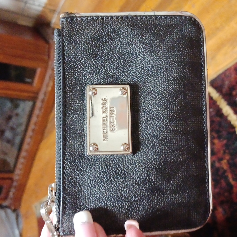 Michael kors clutch
